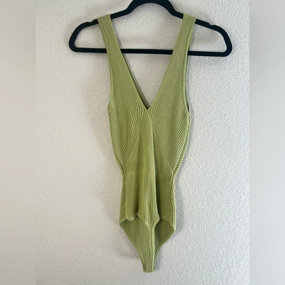 Abercrombie & Fitch Ribbed V-Neck One-Piece Bodysuit in Light Green
